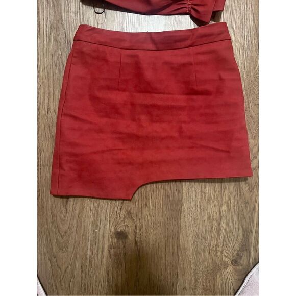 En Saison Derozan Skirt Set - size S Color: Dark Rose - Picture 9 of 12